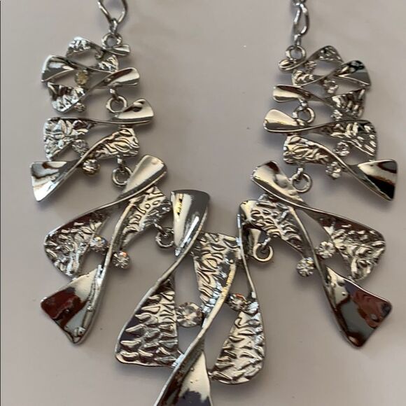 Paparazzi Womens Necklace Silver colored Rhinestone Bling Statement Fashion - Picture 6 of 7